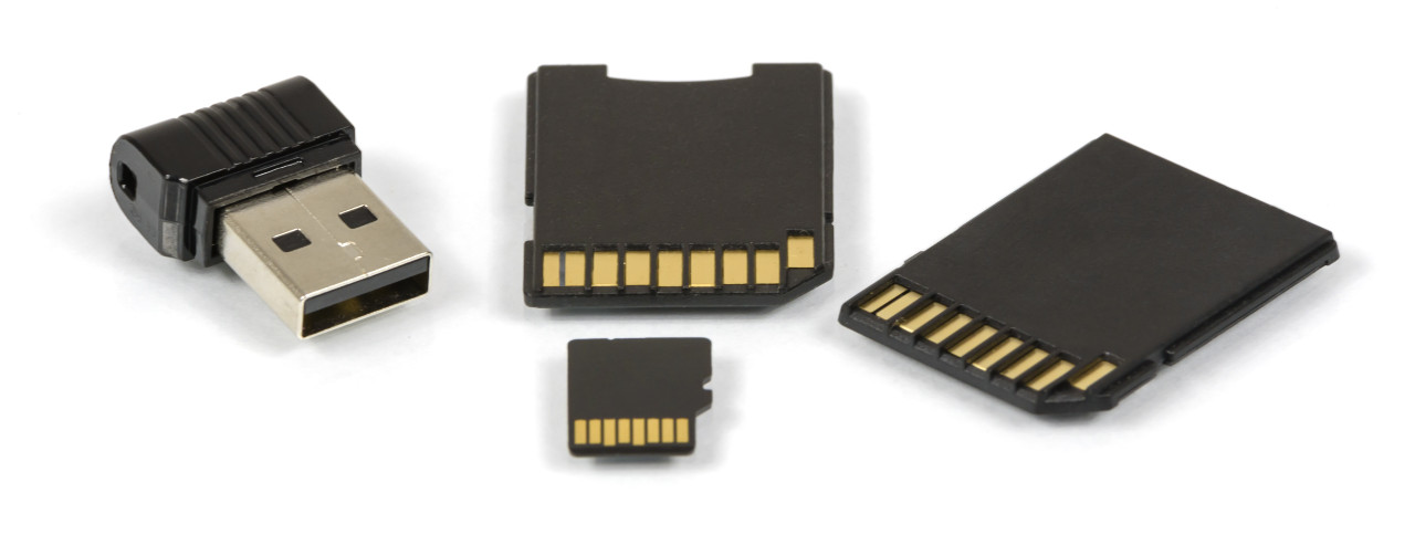 manieren van opslag: USB-stick, SD-kaart manieren van opslag: USB-stick, SD-kaart